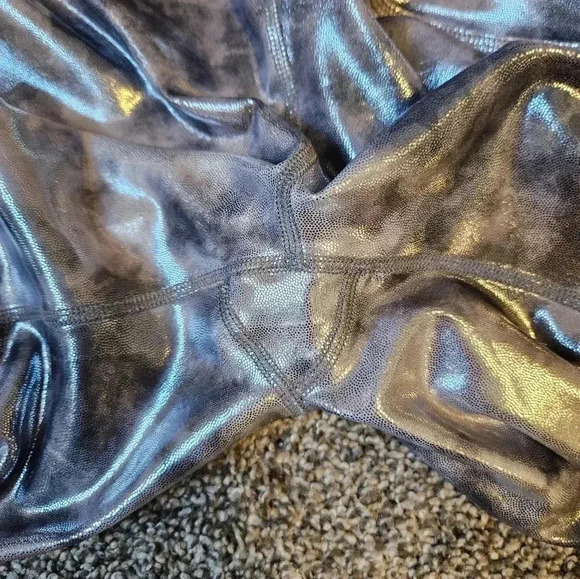 Beyond Yoga Tie Dye High Waisted Shine On Midi Legging Gray Foil XS - Picture 9 of 12